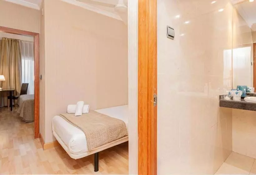 هتل Oh Nice Ulises Ceuta