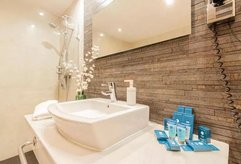 هتل Oh Nice Ulises Ceuta