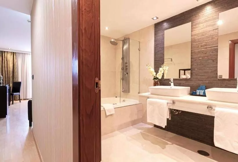 هتل Oh Nice Ulises Ceuta