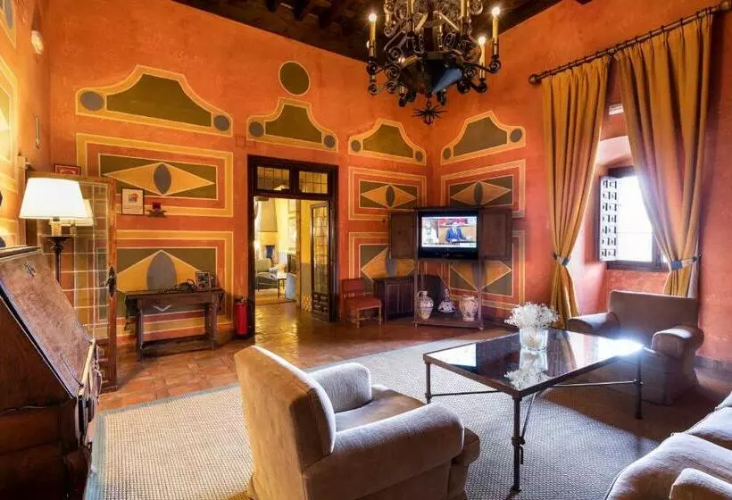 Parador De Jarandilla De La Vera