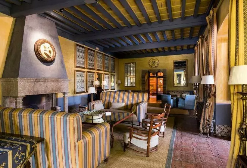 Parador De Jarandilla De La Vera