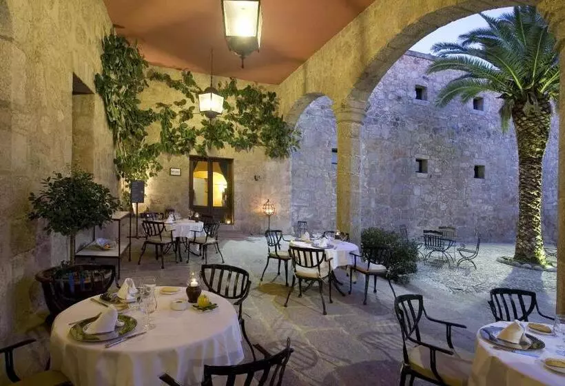 Parador De Jarandilla De La Vera