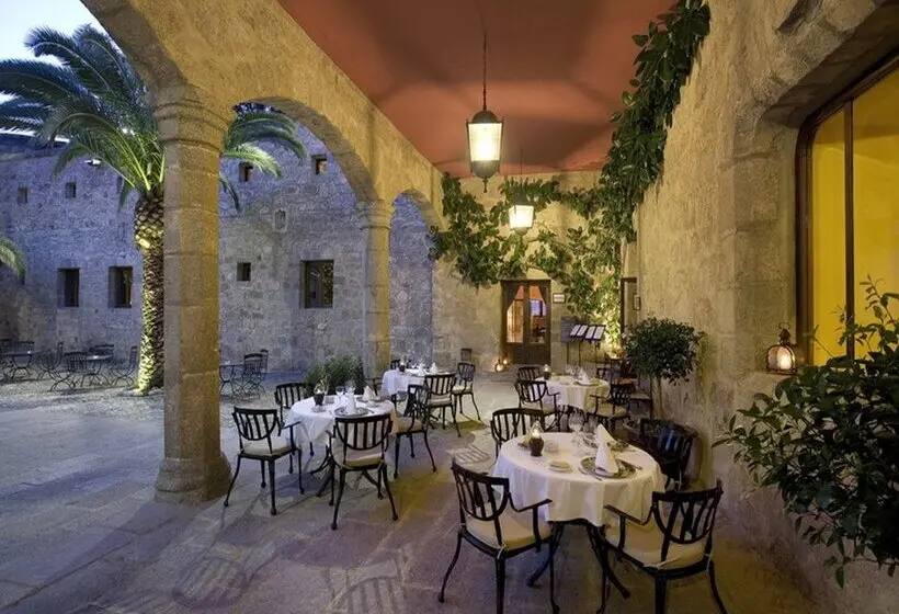 Parador De Jarandilla De La Vera