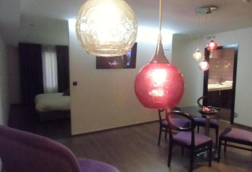 Отель Area De Servicio Villamartín