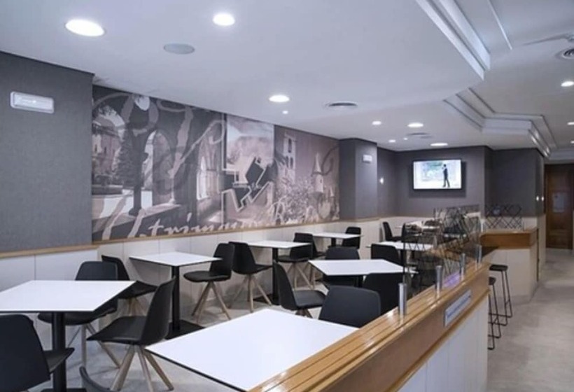 هتل Blanca De Navarra