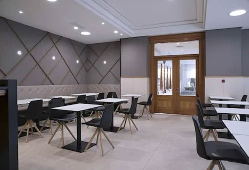 هتل Blanca De Navarra