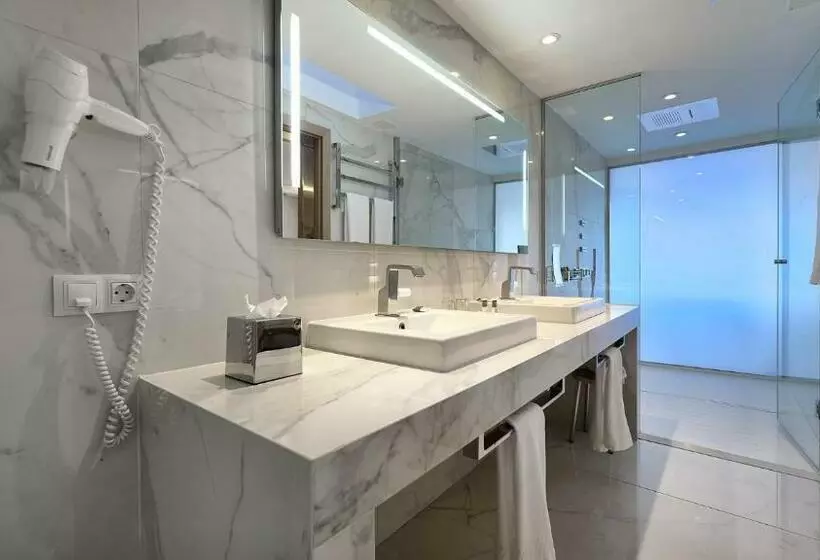 Отель Bull Costa Canaria & Spa - Adults Only