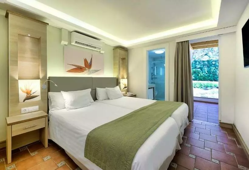 Отель Bull Costa Canaria & Spa - Adults Only