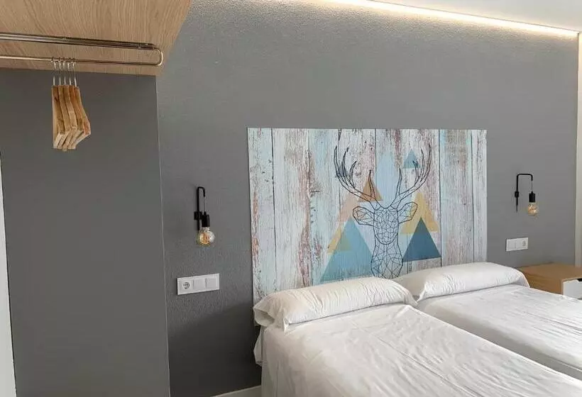 בית מלון כפרי Ciudad De Jaca