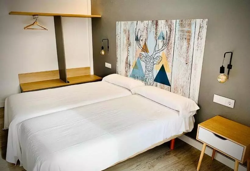 בית מלון כפרי Ciudad De Jaca