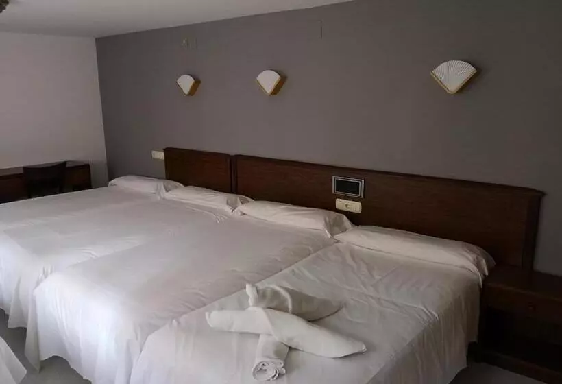 בית מלון כפרי Ciudad De Jaca