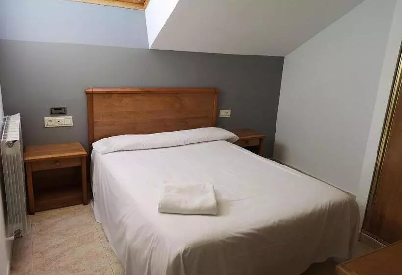 בית מלון כפרי Ciudad De Jaca