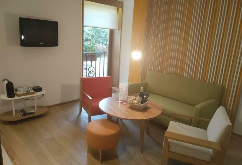 هتل Echaurren Relais & Châteaux