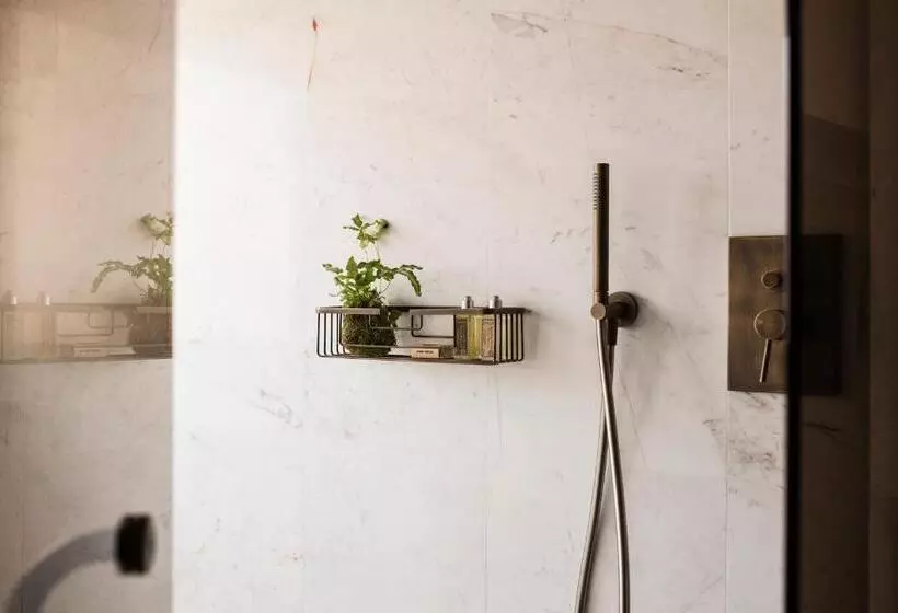 Gran Hotel Inglés, The Leading Hotels of The World