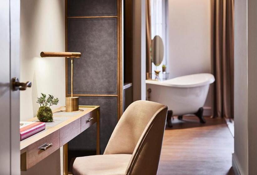 Gran Hotel Inglés, The Leading Hotels of The World