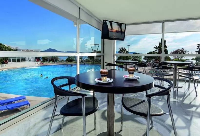 فندق Izán Cavanna