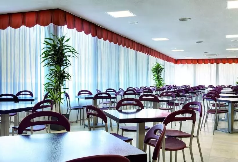 فندق Izán Cavanna