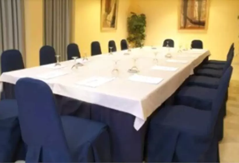 Отель Majadahonda