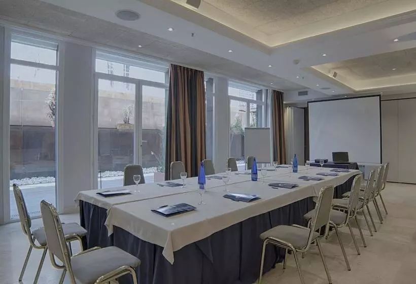 Отель Majadahonda