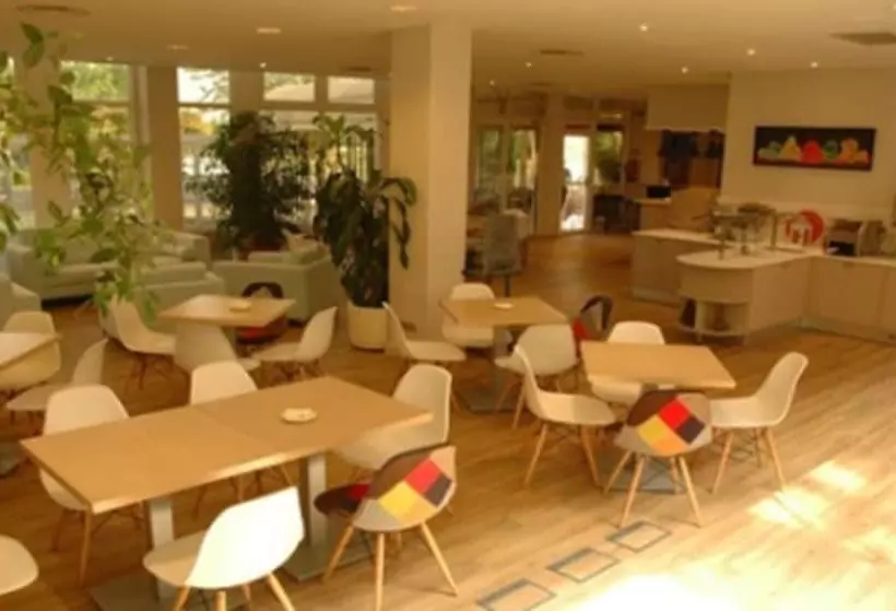 Отель Majadahonda