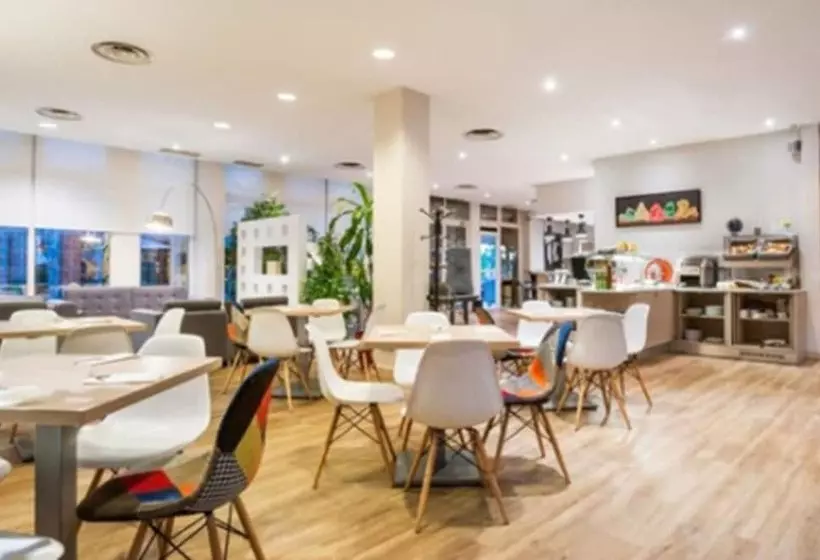 Отель Majadahonda