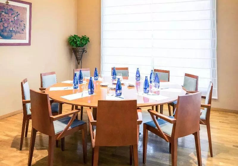 Hotel Mercure Carlton Rioja