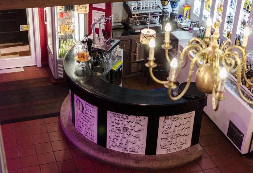 هتل Monumento Convento De San Benito