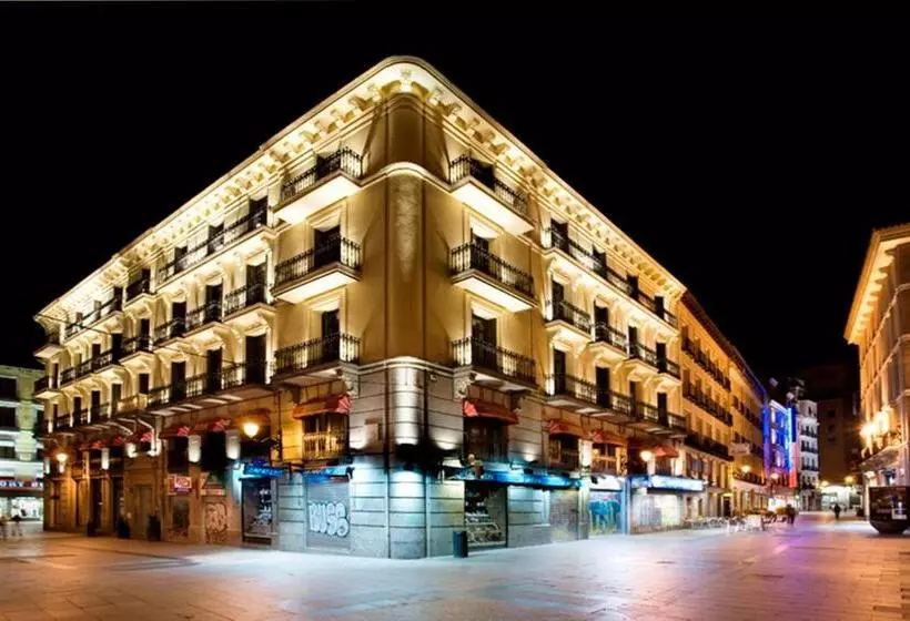 Отель Petit Palace Preciados