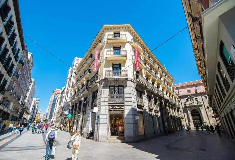 Отель Petit Palace Preciados