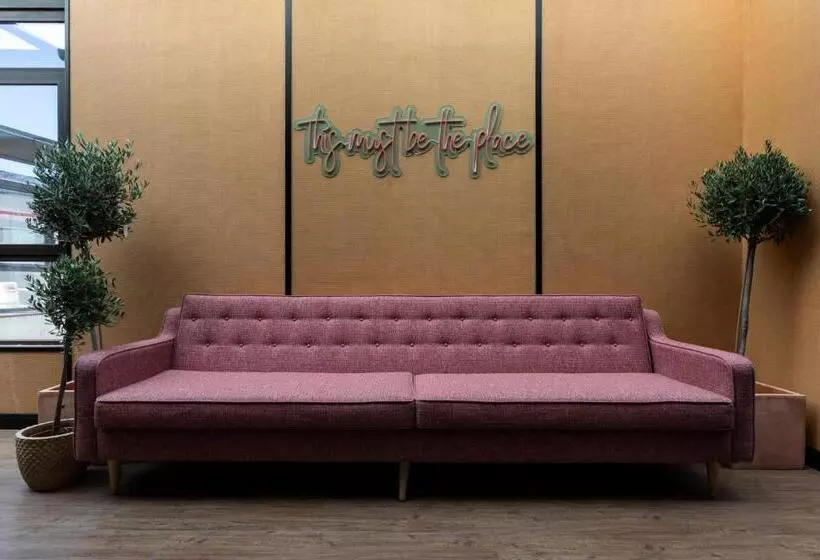 Отель Petit Palace Preciados