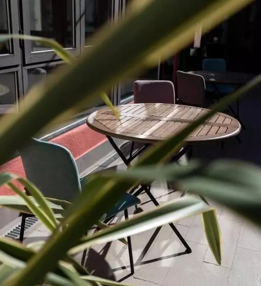 Отель Petit Palace Preciados