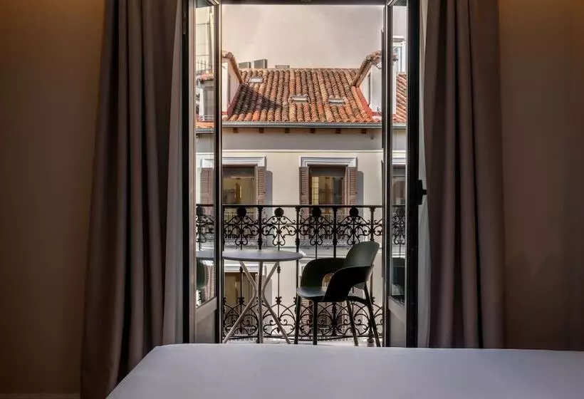 هتل Petit Palace Preciados