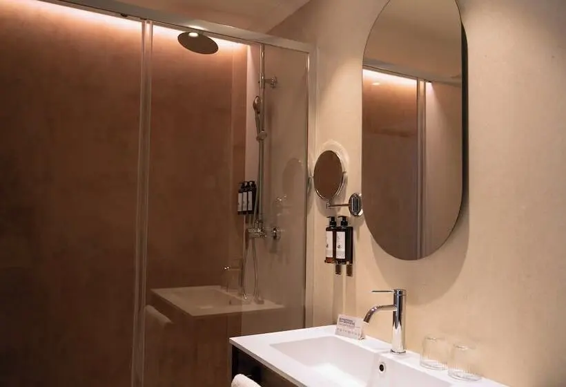 هتل Petit Palace Preciados