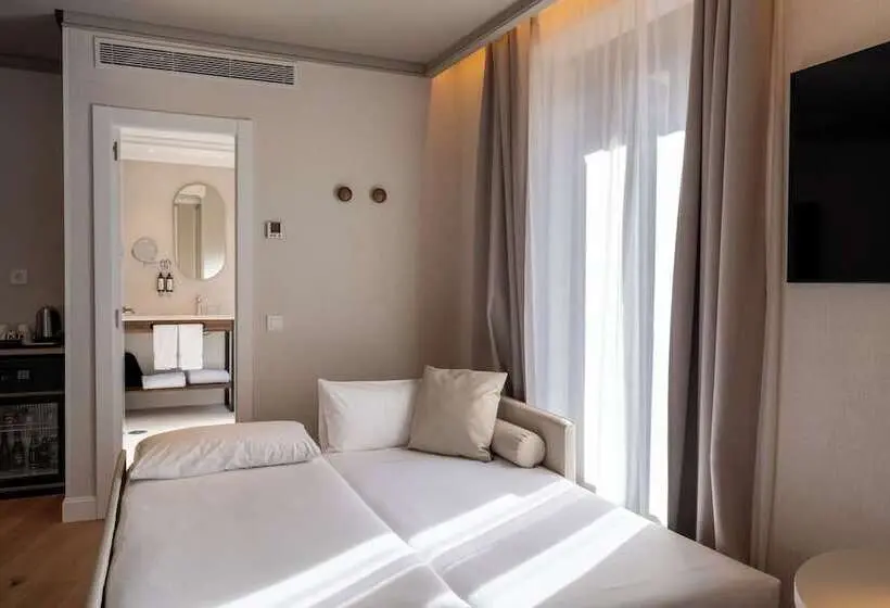 هتل Petit Palace Preciados