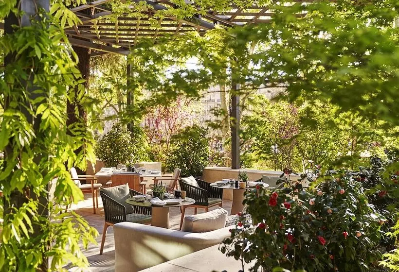 Отель Rosewood Villa Magna