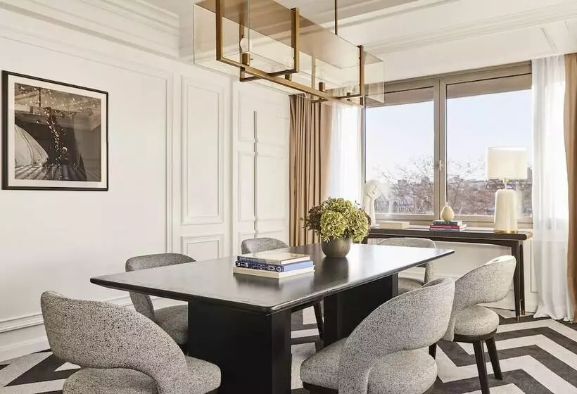 Отель Rosewood Villa Magna