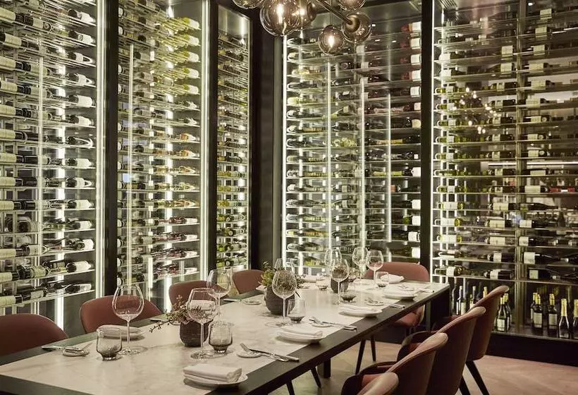 Отель Rosewood Villa Magna