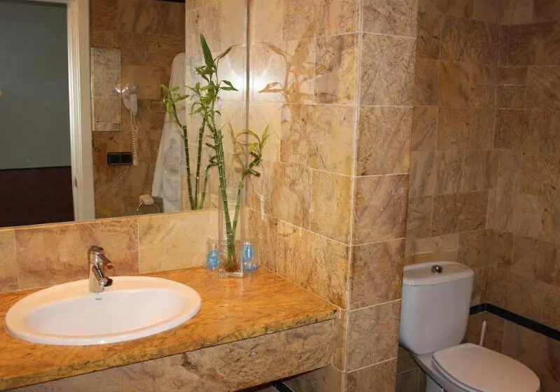 هتل Spa Termaeuropa Balneario Arnedillo