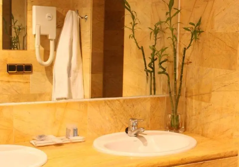 هتل Spa Termaeuropa Balneario Arnedillo