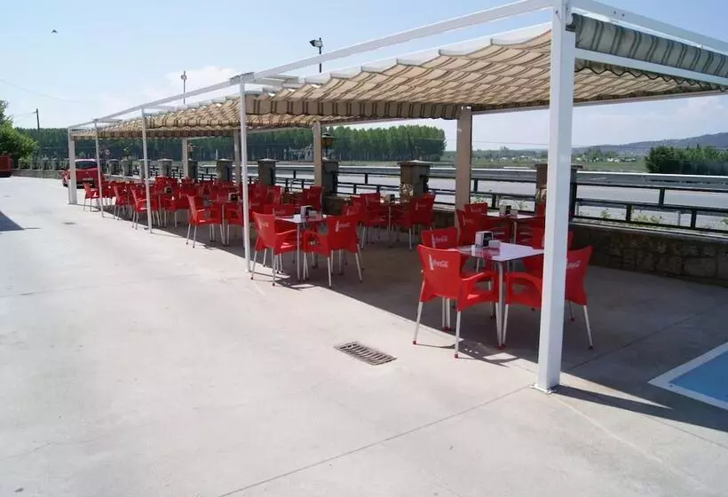 בית מלון כפרי Alameda