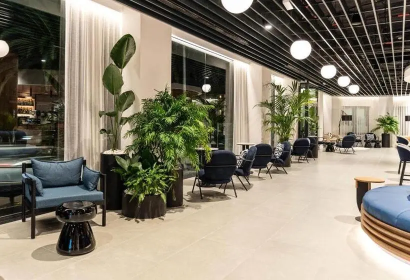 هتل Barceló Santa Cruz Contemporáneo