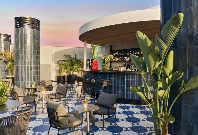 هتل Barceló Santa Cruz Contemporáneo