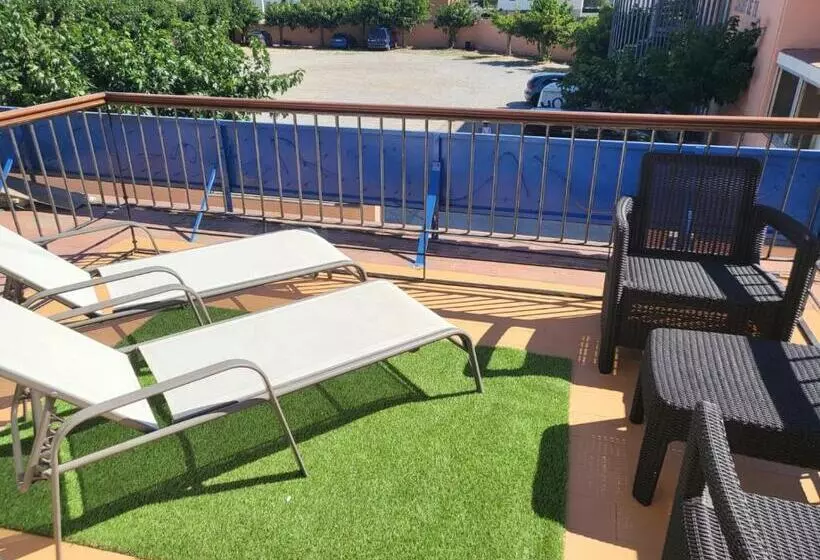 酒店 Checkin Travé