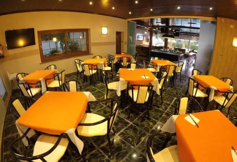 هتل Complejo Los Rosales