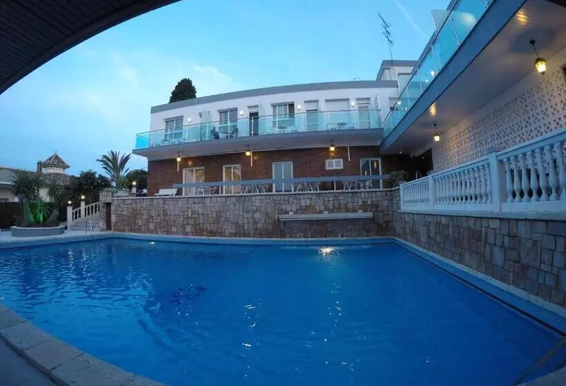 هتل Complejo Los Rosales