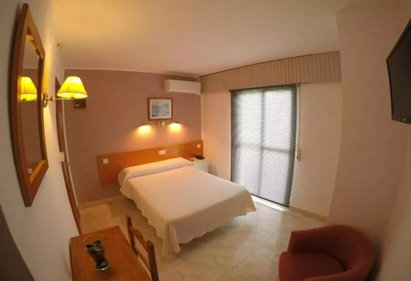 هتل Complejo Los Rosales