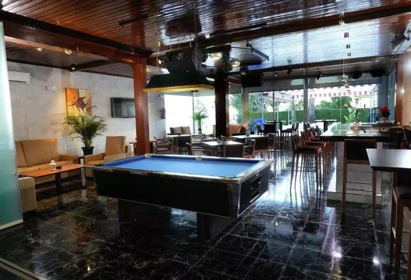 هتل Complejo Los Rosales