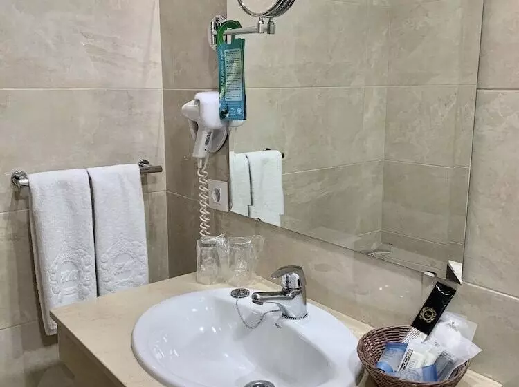 هتل Europa Boutique Sevilla