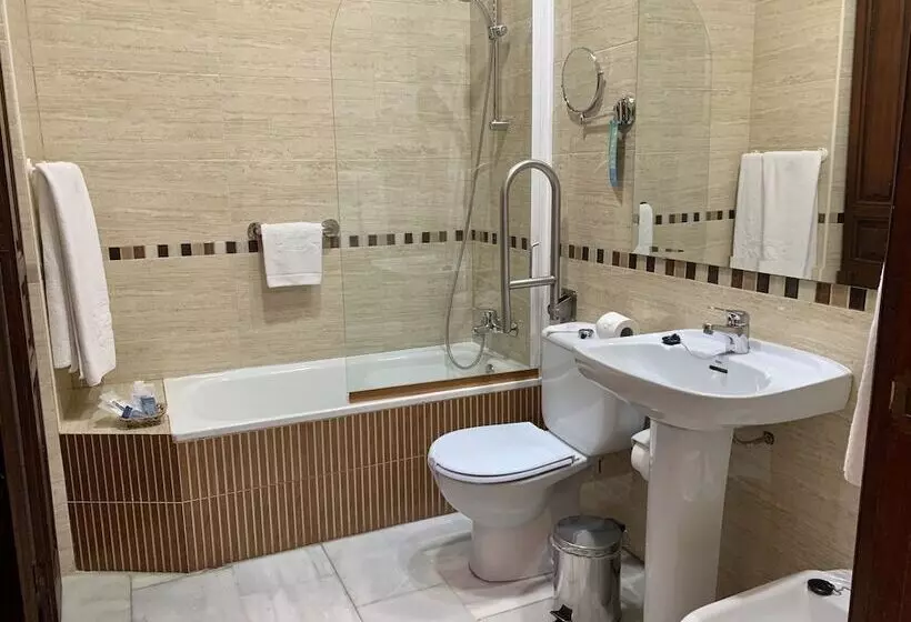 هتل Europa Boutique Sevilla