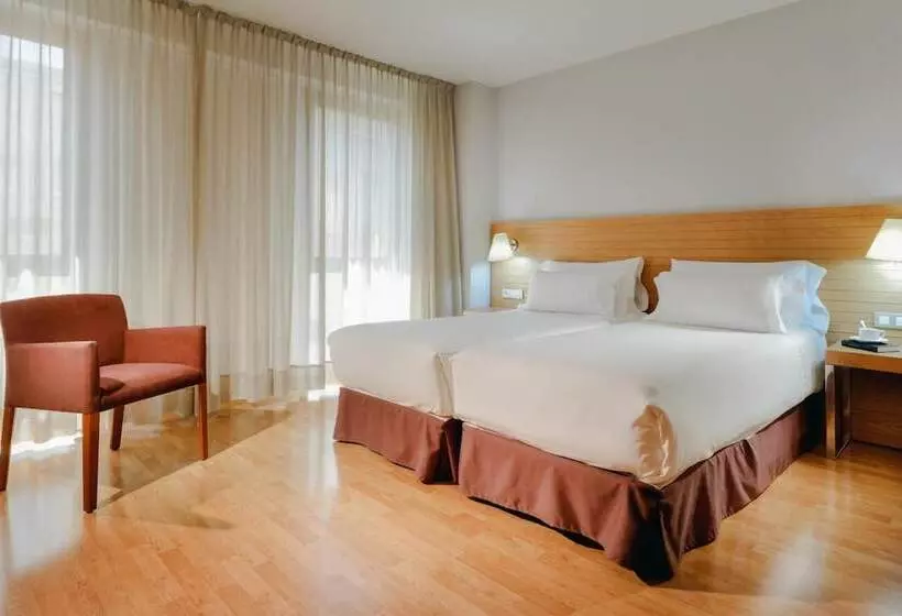 Отель Hesperia Zaragoza Centro